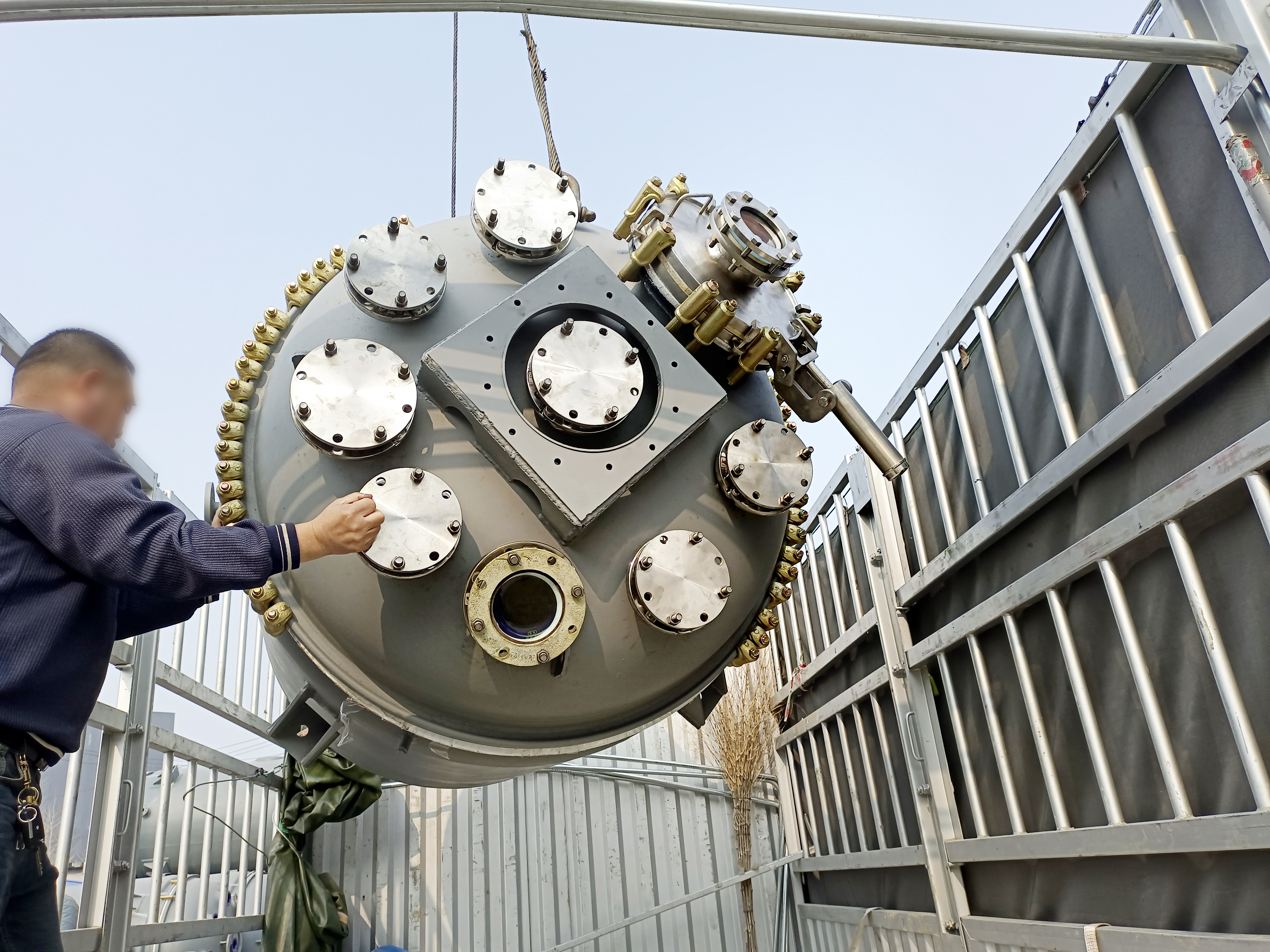 搪玻璃反应釜设备的日常检查和维护保养 搪玻璃反应釜设备的日常检查和维护保养